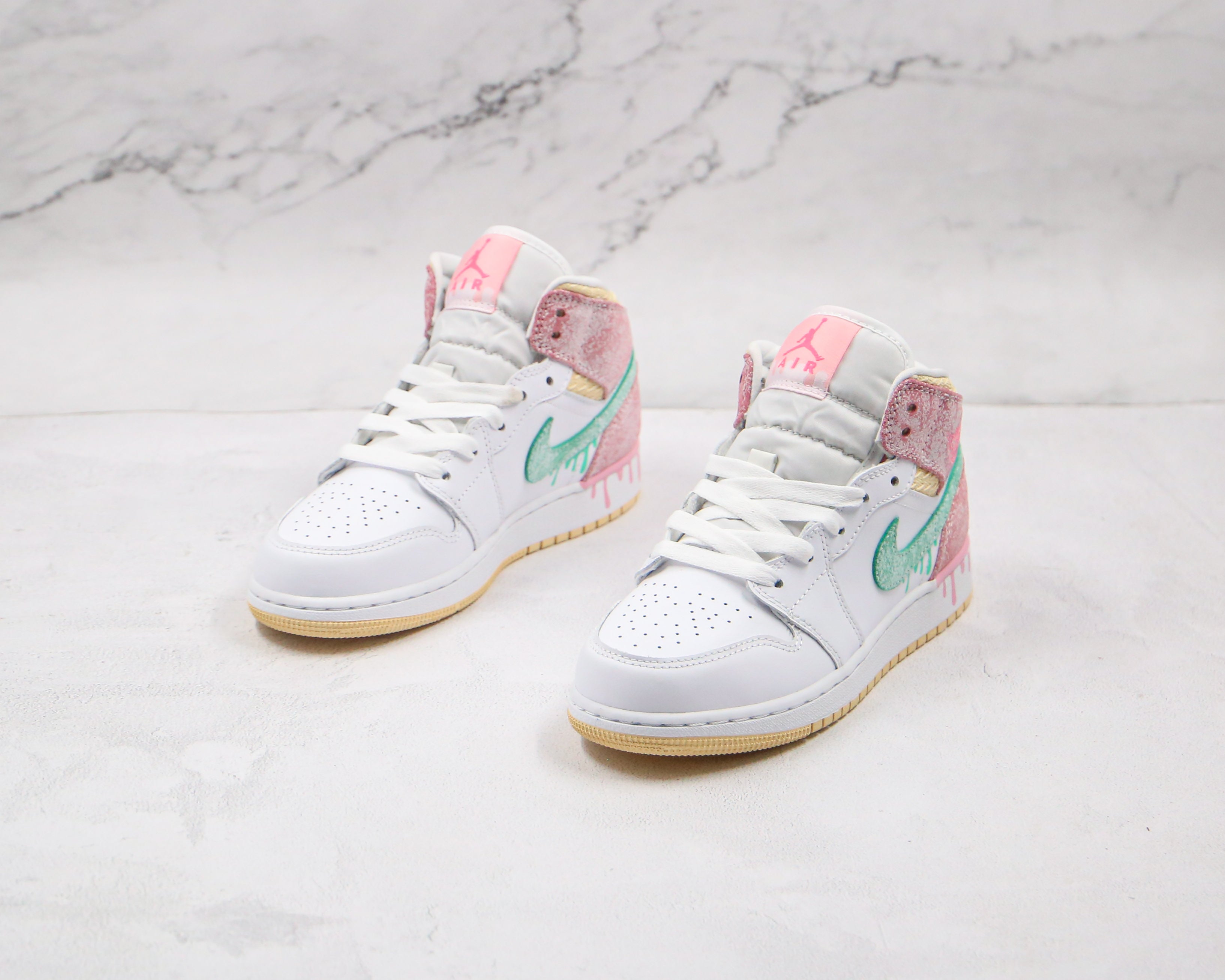Jordan 1 Mid Paint Drip
